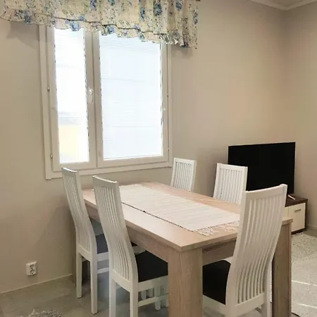 Lejlighed Cozy 2-bedroom House Close To Centre